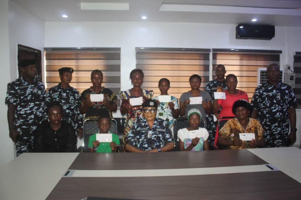 Ebonyi police present N13.2m to deceased officers’ families