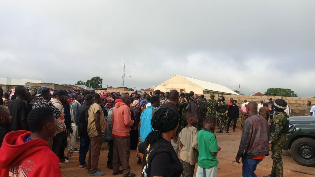 Protest as gunmen kill three vigilantes in Plateau community