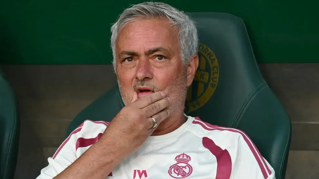 Atletico hit back at Mourinho after referee rant