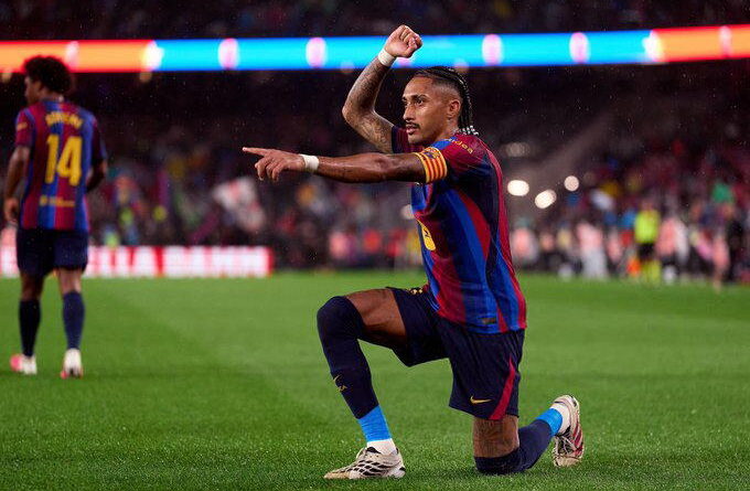 Raphinha to sign new Barcelona deal until 2030