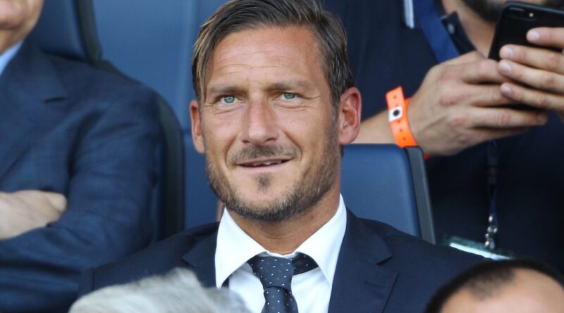 Totti turns down Italy, Roma to join basketball club