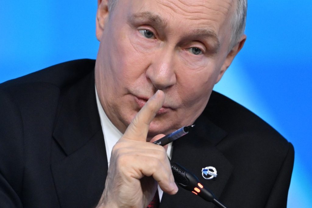 Russia warns diplomats, foreigners to leave Kyiv