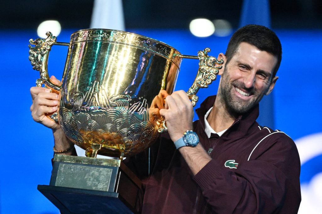 Djokovic wins China Open, keeps unbeaten record after opponent retires
