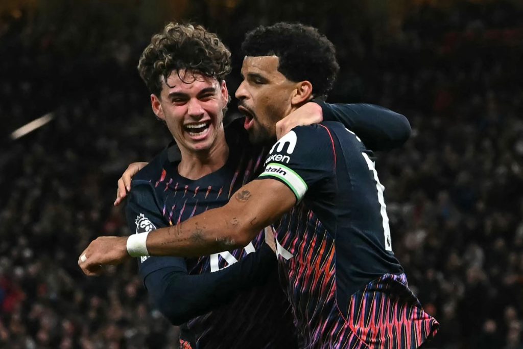 10-man Tottenham ramp up pressure on Man Utd boss Carrick