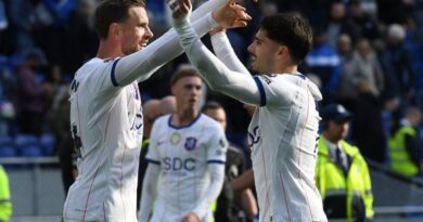 Neto double gives Chelsea win marred by Martinez injury
