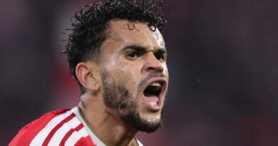 Diaz dazzles as Bayern batter Leipzig to go top
