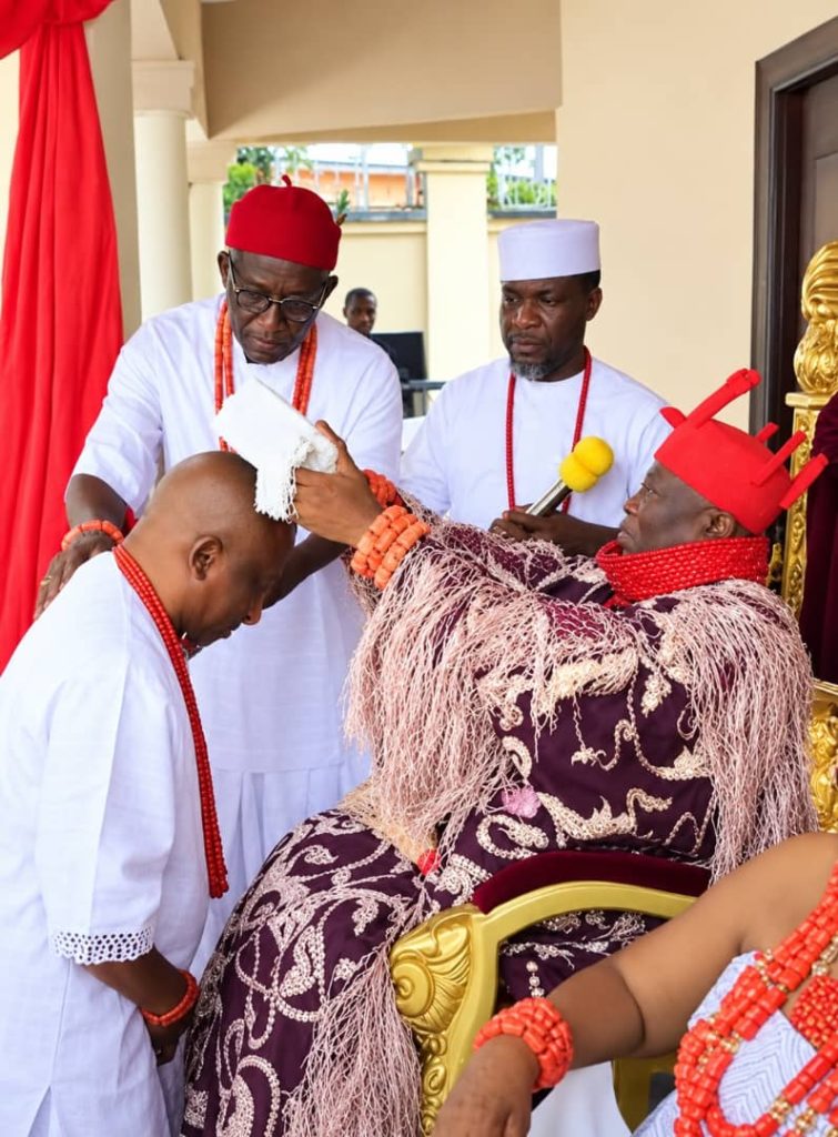 Soyinka, others cheer as Asagba decorates Jibunoh with chieftaincy title