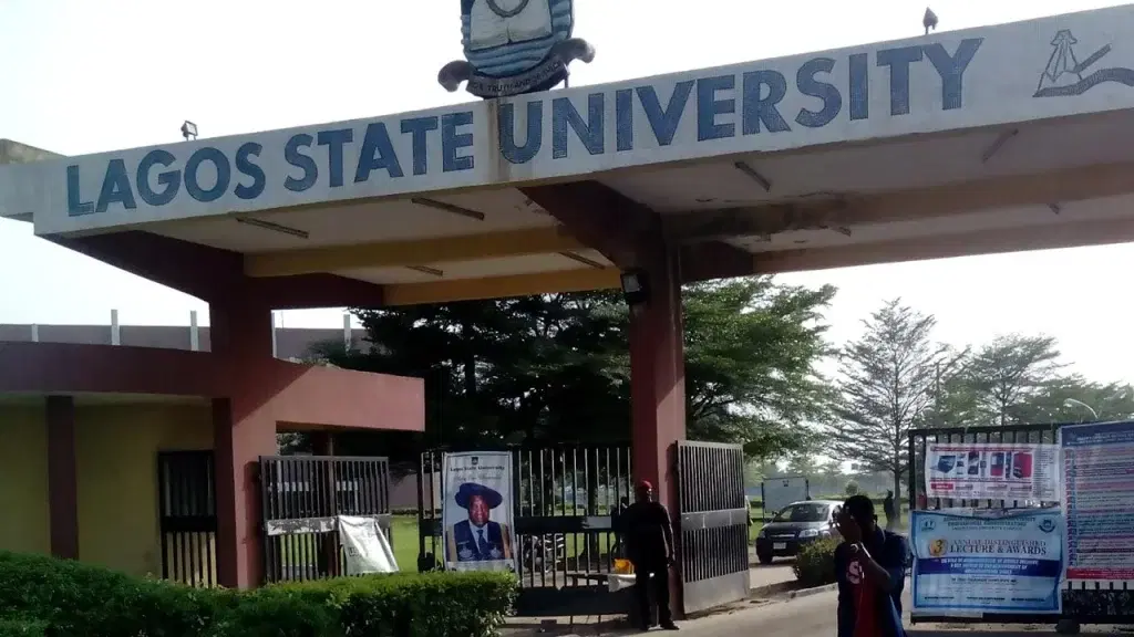 Just In: Lagos varsity lecturers suspend strike