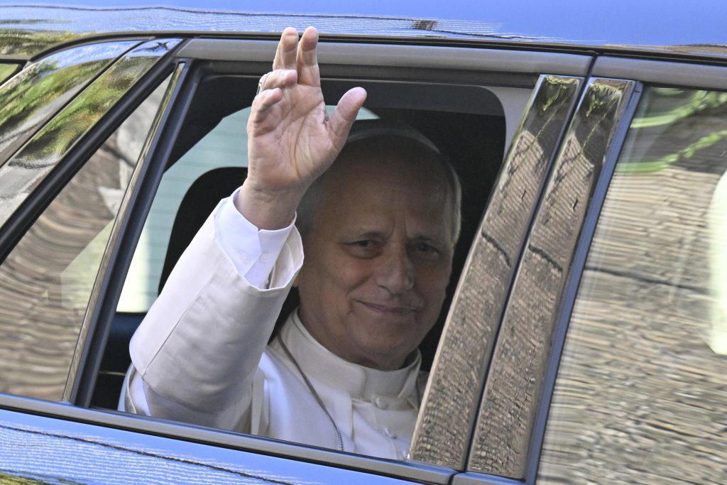 Pope to return to Vatican after cancer surgery