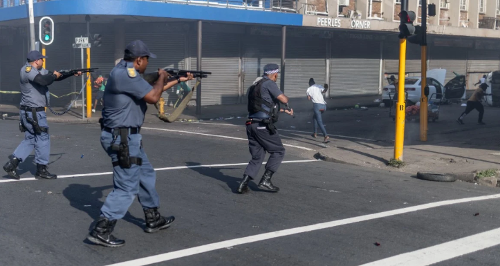 South Africa withdraws asylum directive after anti-migrant violence