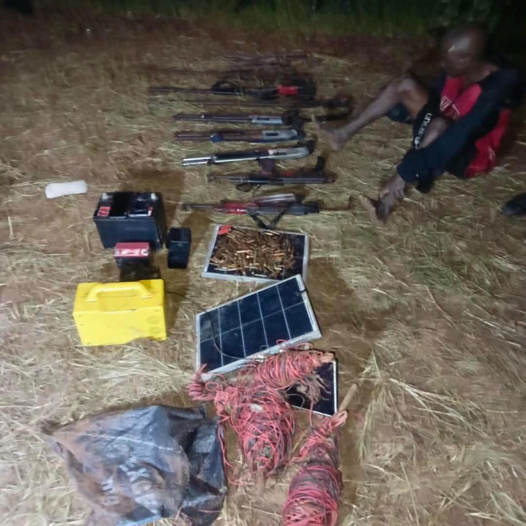 Troops rescue three kidnap victims, raid Anambra hideout