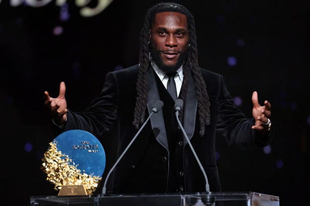 Video: Moment Burna Boy presented Socrates Award to Arsenal’s Saka