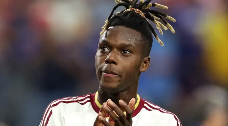 Nico Williams leaves Spain camp with thigh knock