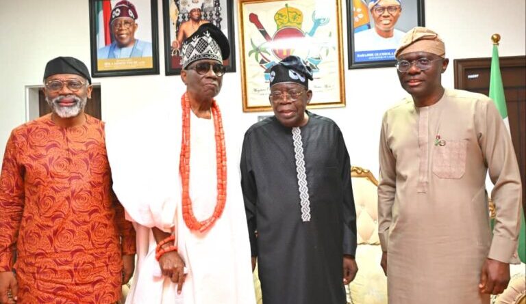 Tinubu visits Oba of Lagos, receives prayers, counsels